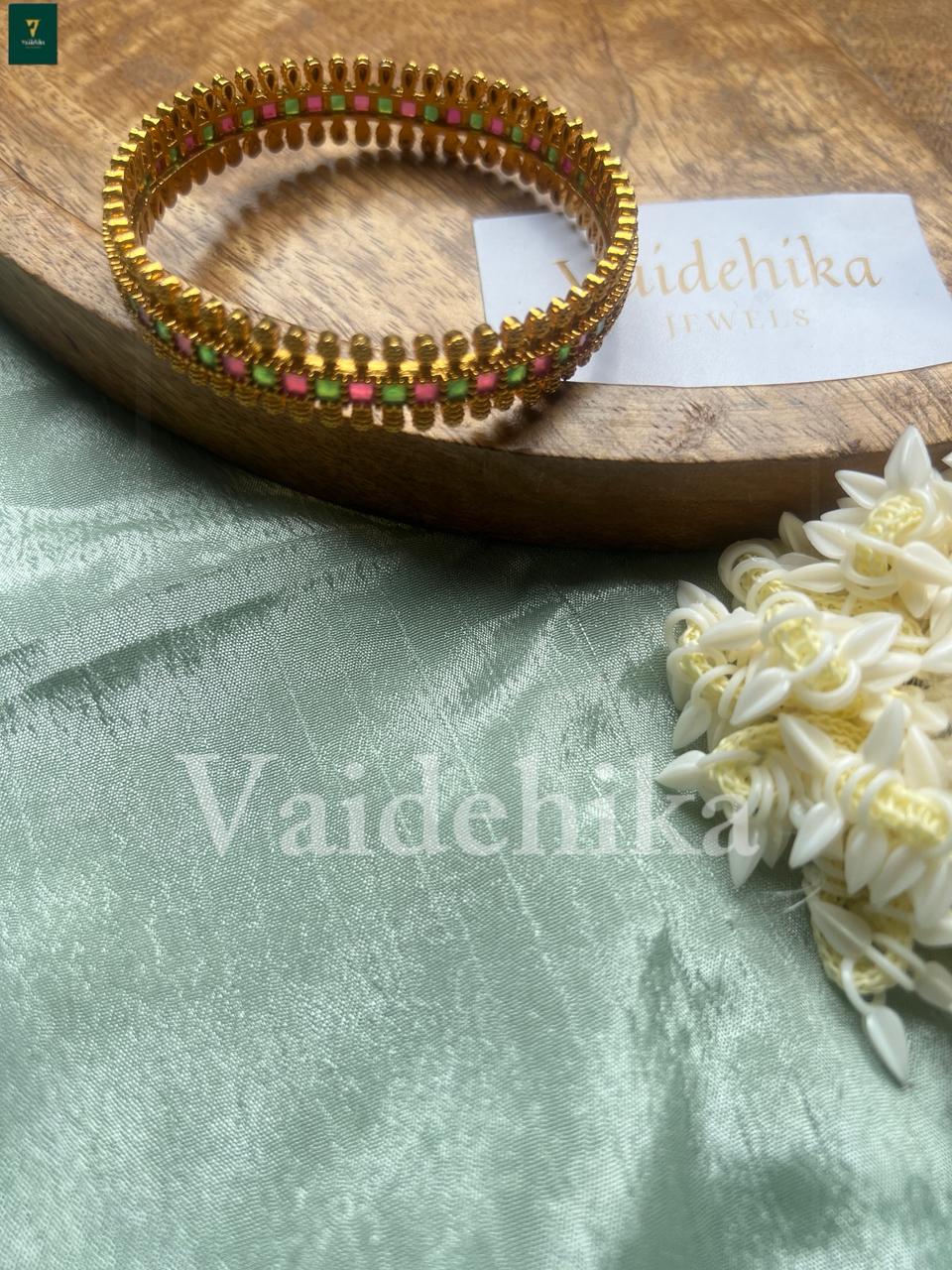 Zivara Bangle-VJJ138