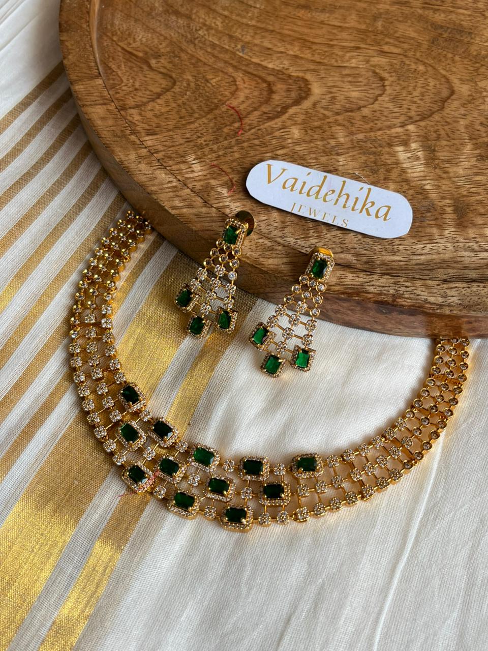Emerald royal necklace-VJAD034