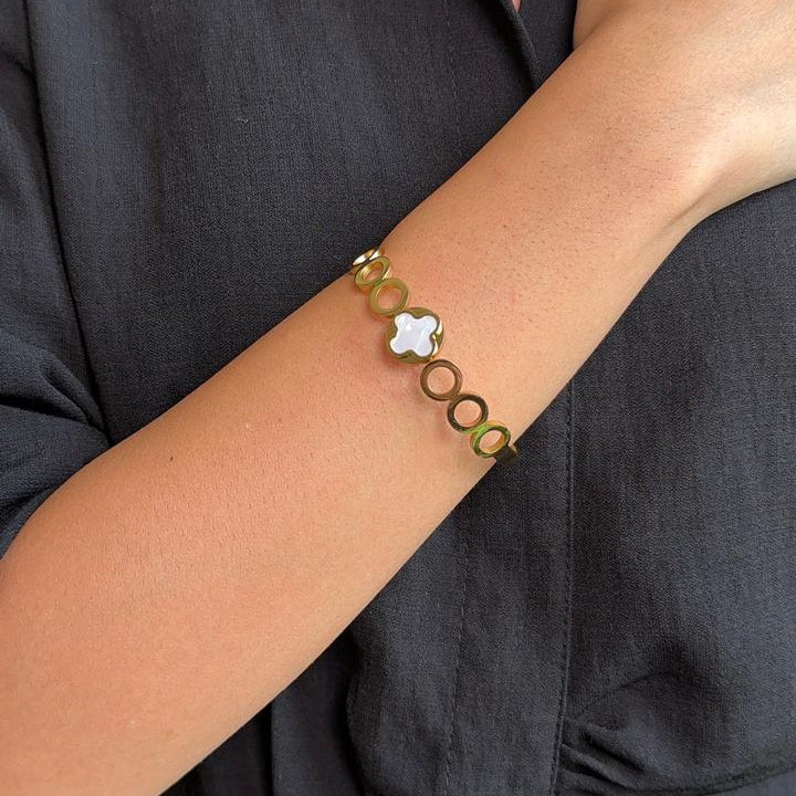 White Flower Bangle-VJAT004