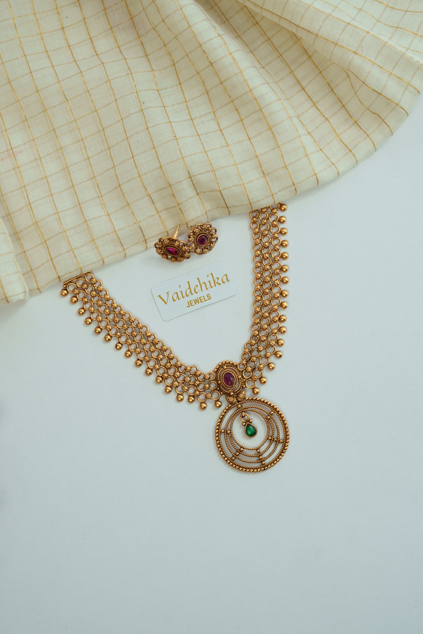 Suvarna Valli Necklace Set