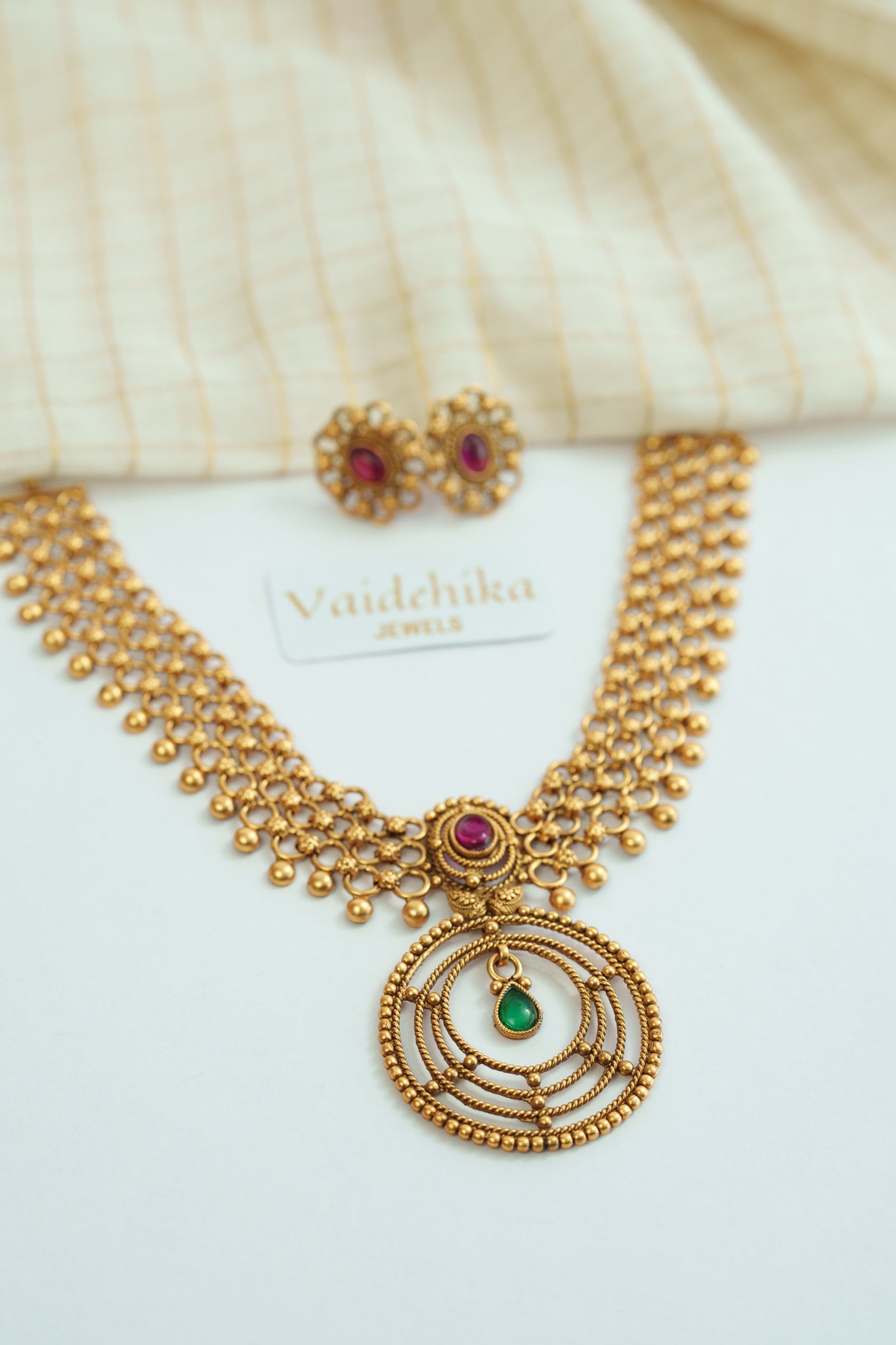 Suvarna Valli Necklace Set