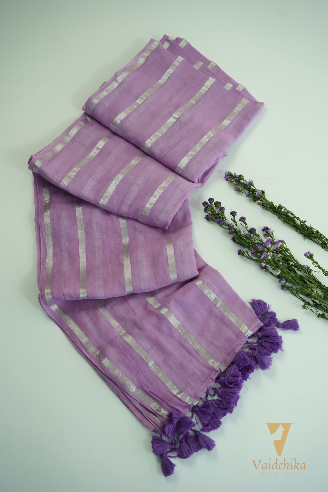 Nithara Lavender Saree-VCM155