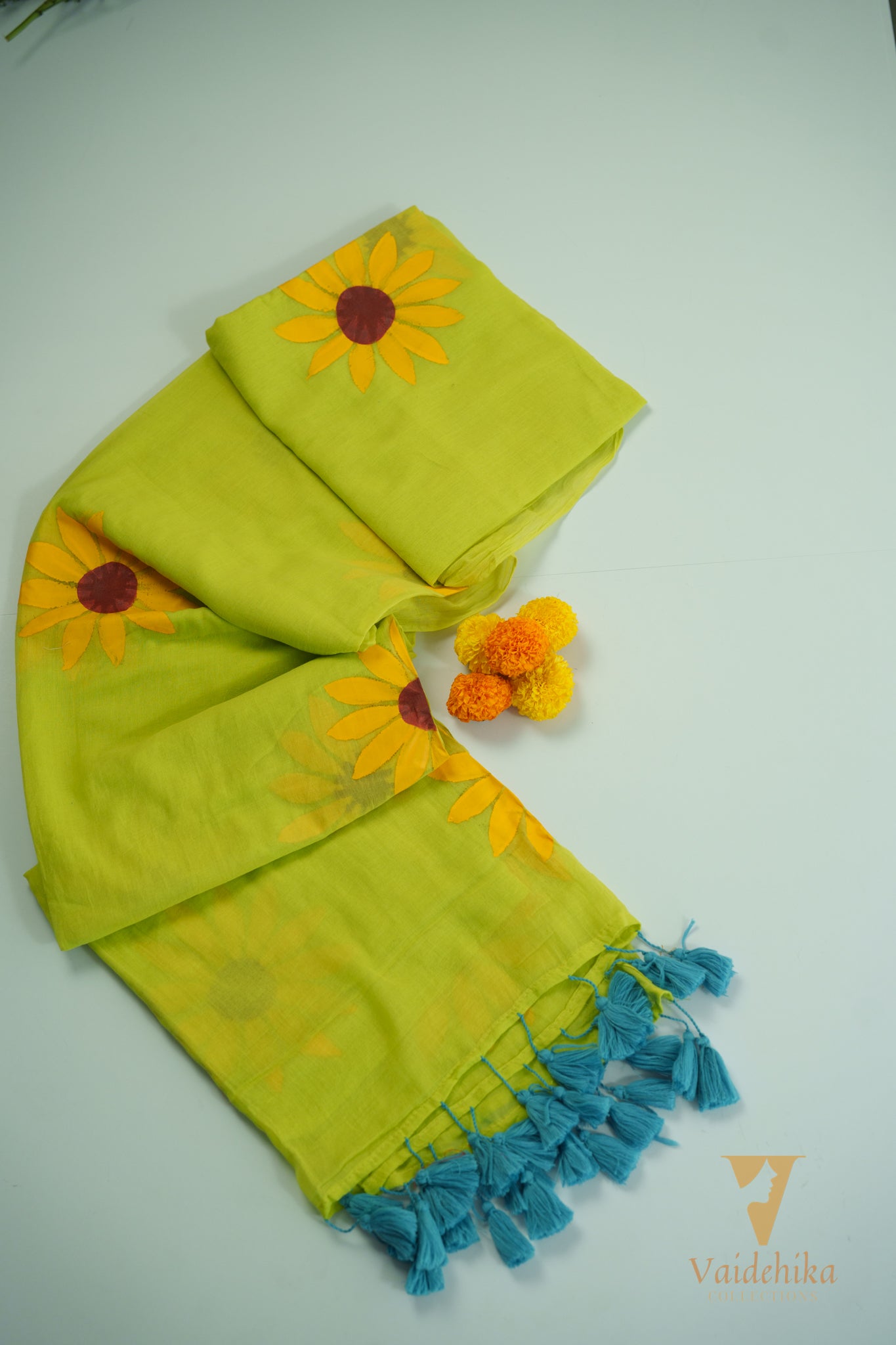 Sunflower Hand Painted Saree-VCM018
