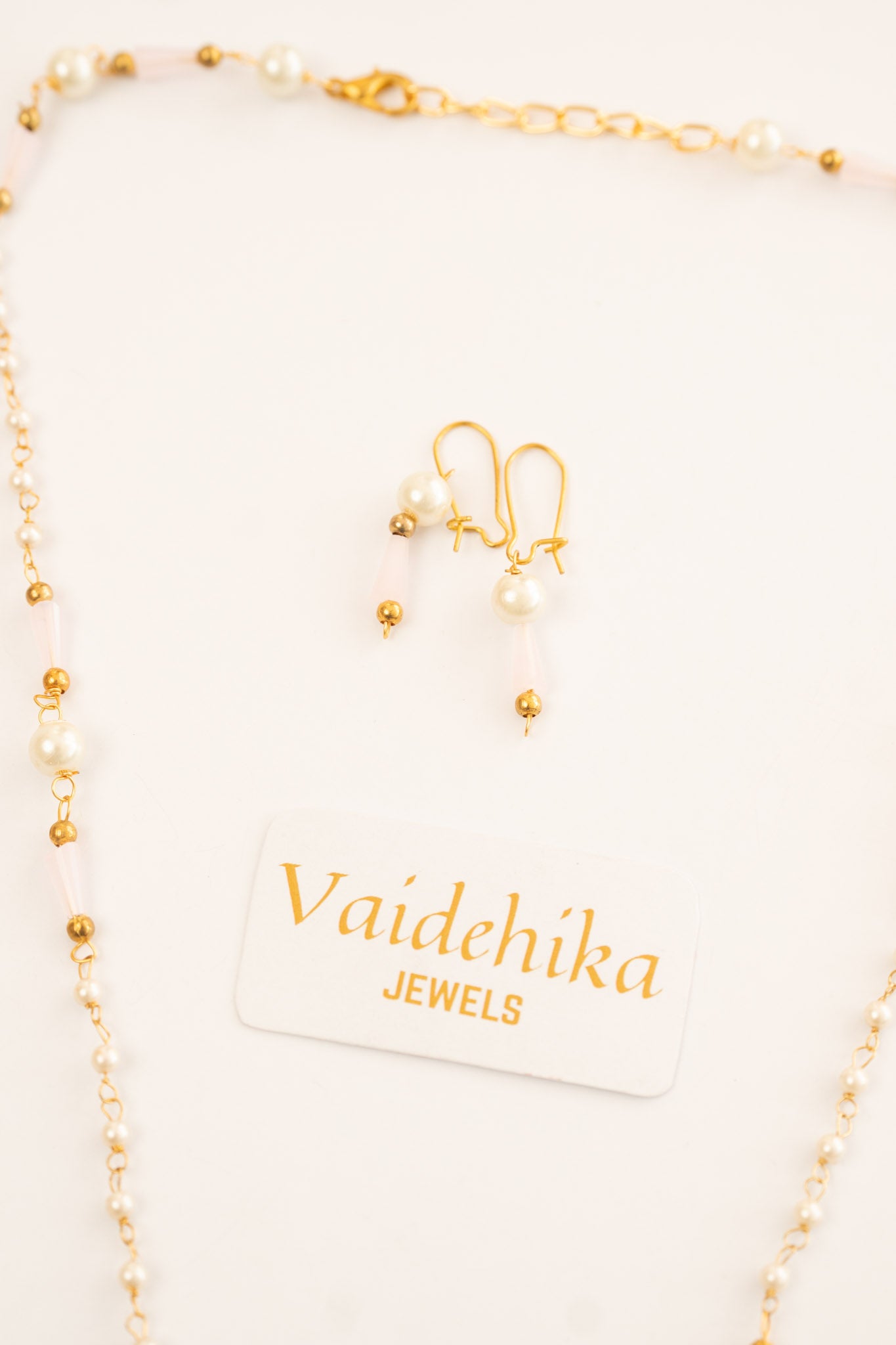 WHITE BEADS NECKLACE EARRINGS SET
