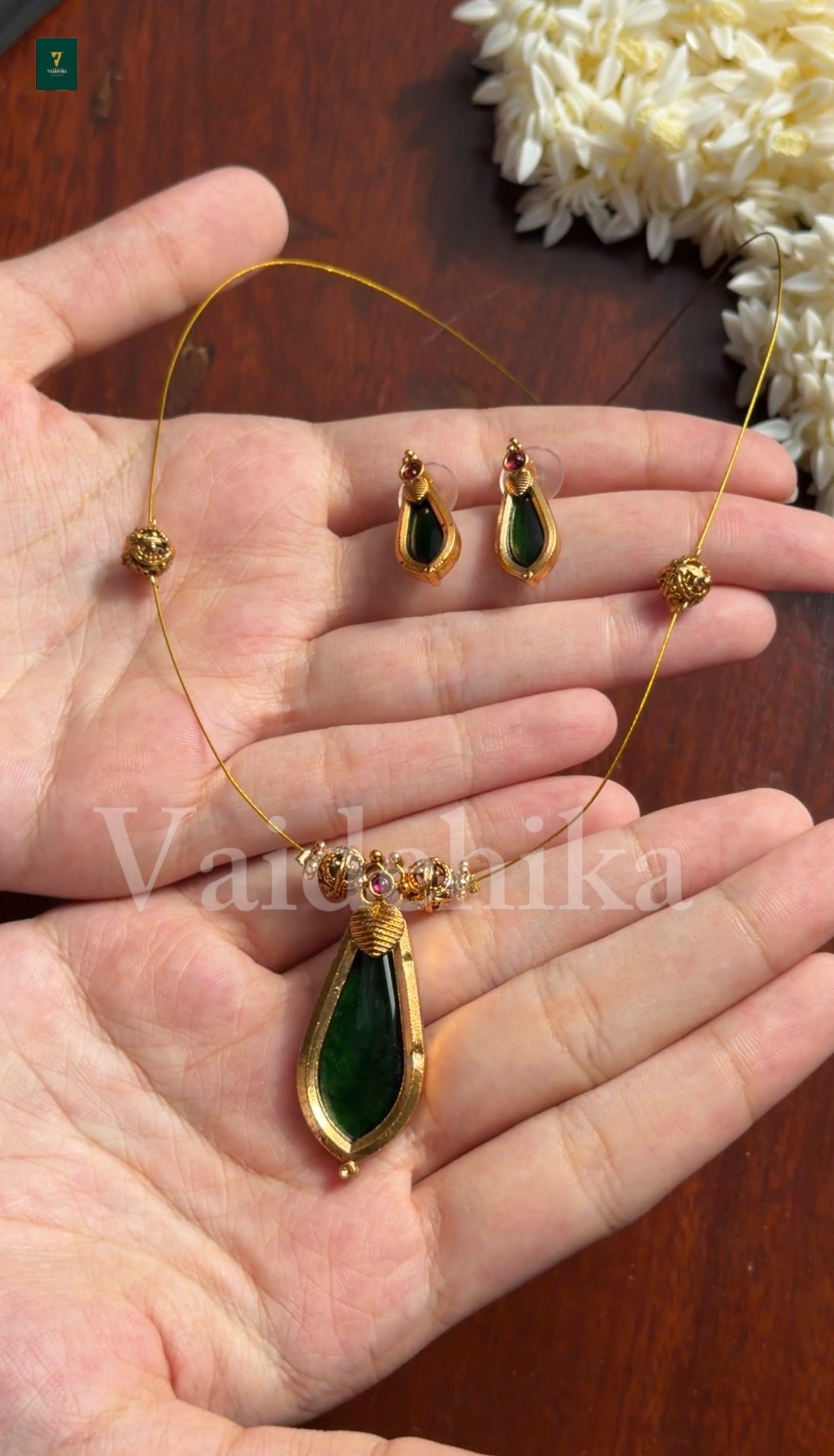 Neeraja chain-VJL19