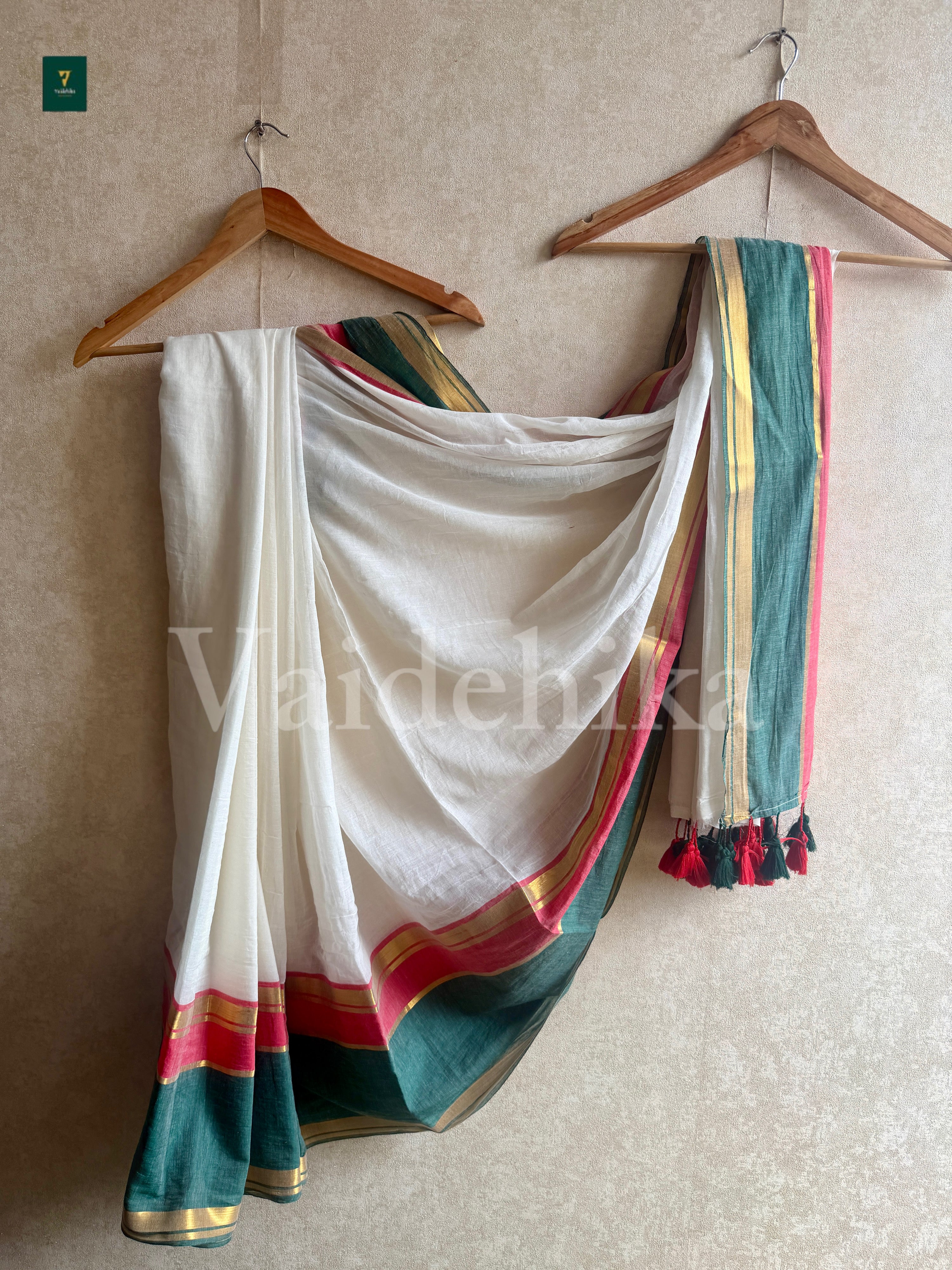 Hansika Saree-VJS18