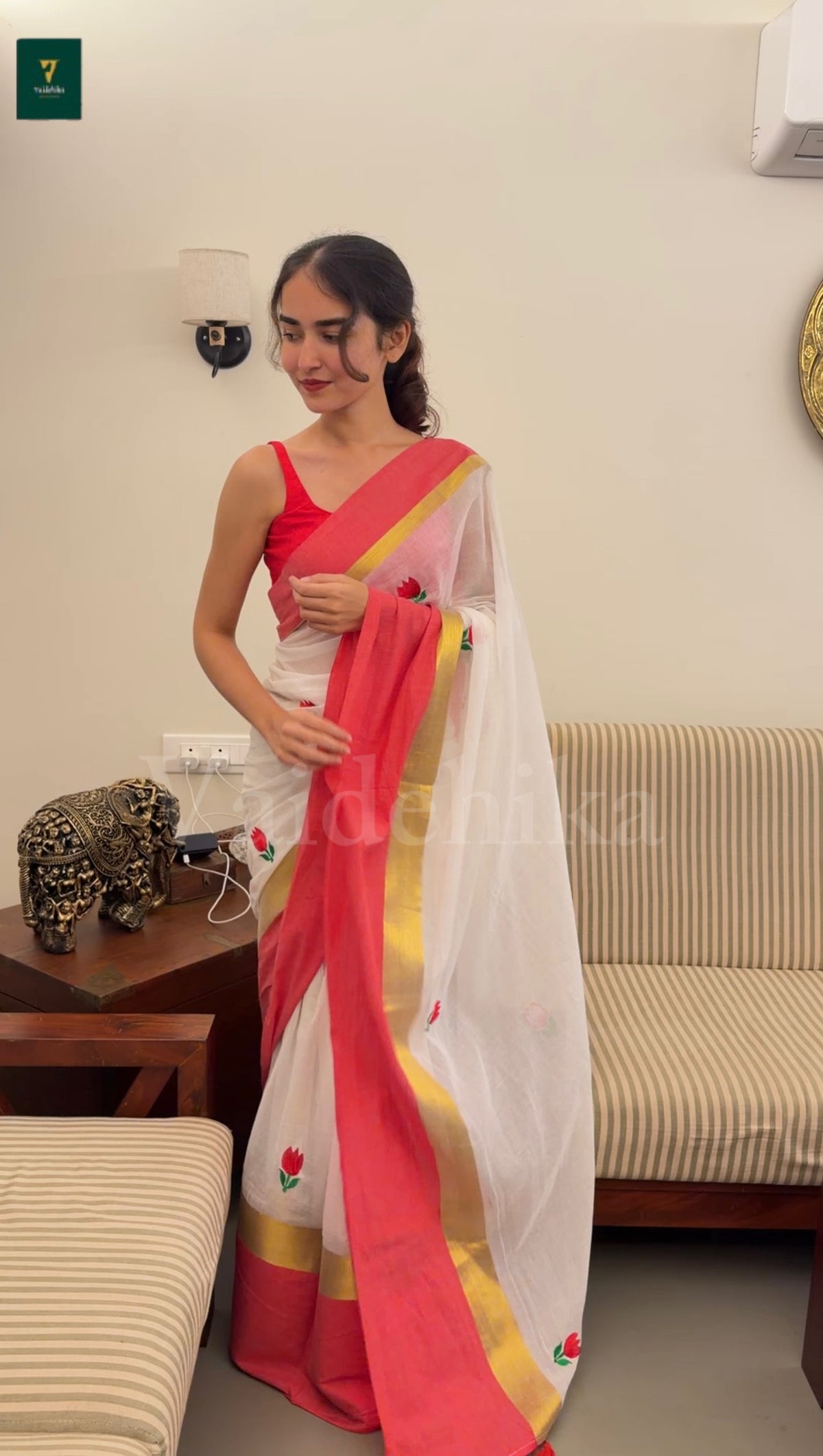 Madhavi Saree-VA04