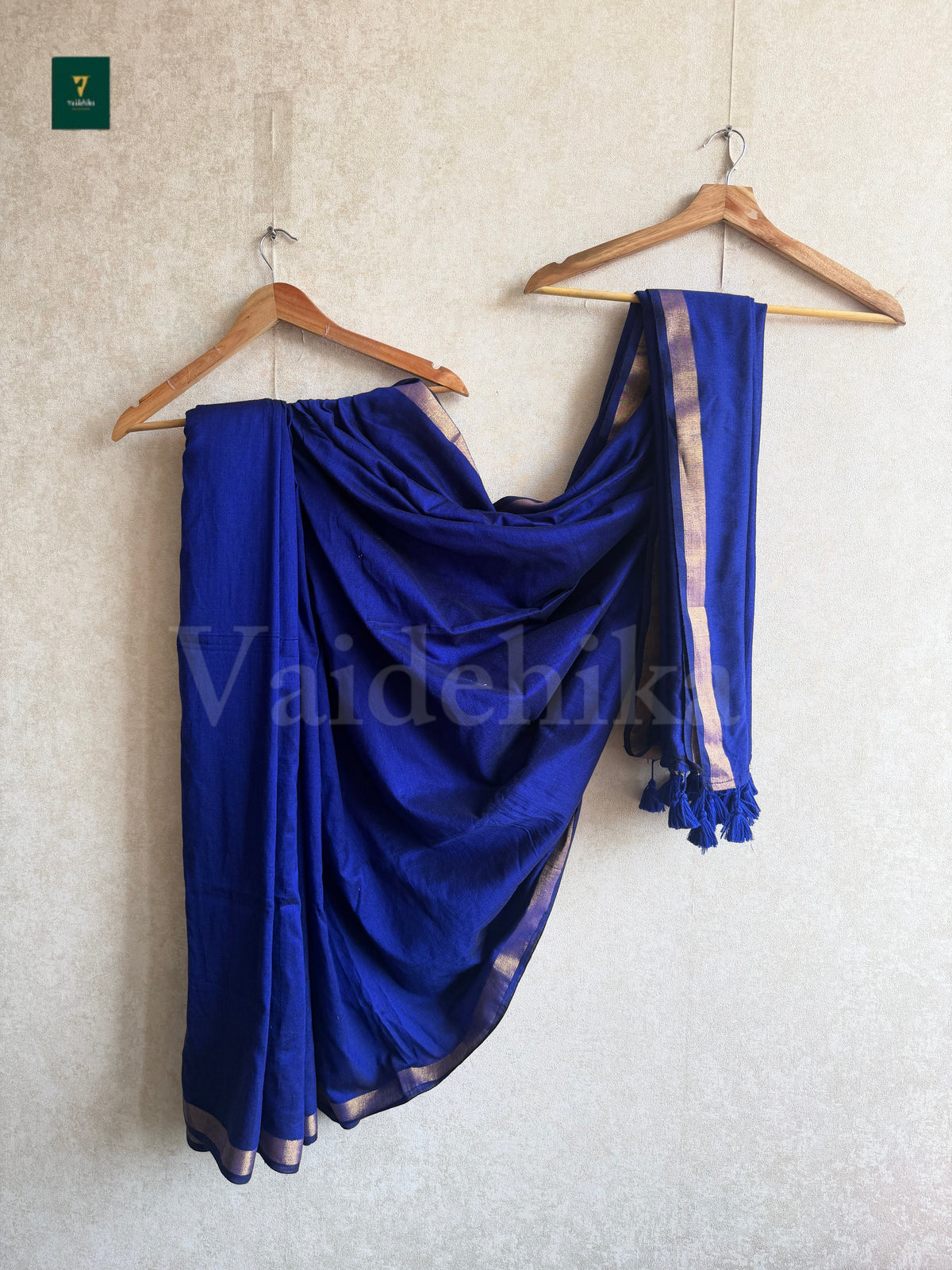 Pranavi Saree - VS001