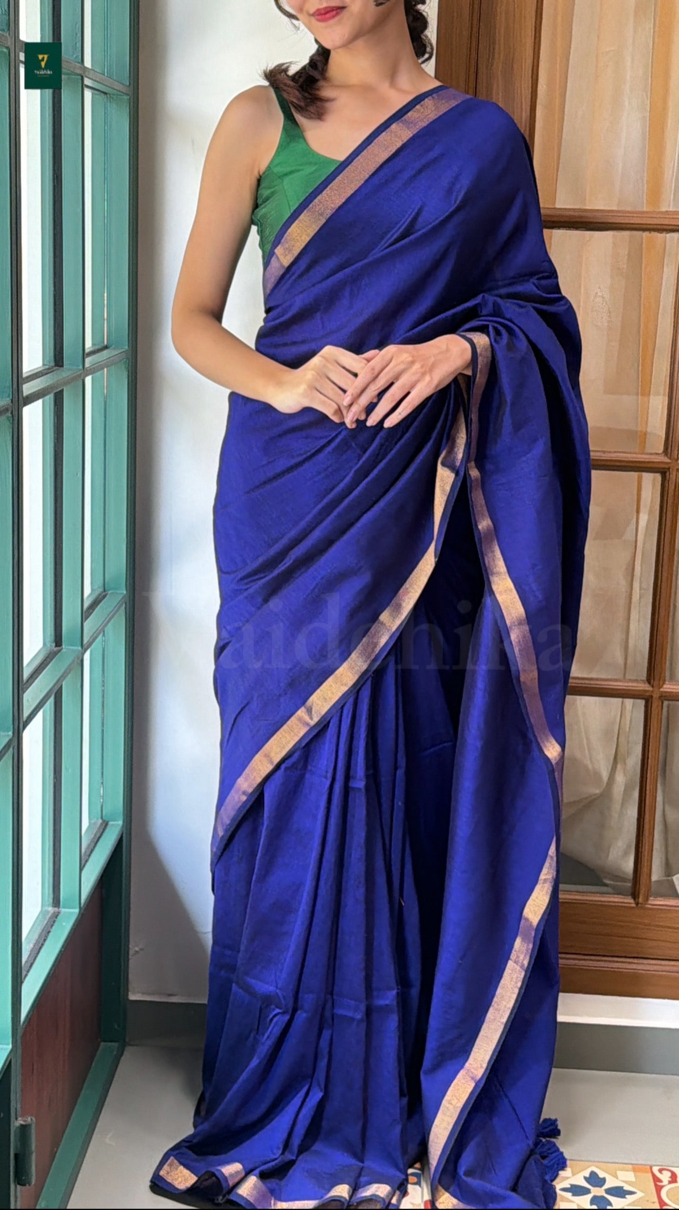 Pranavi Saree - VS001