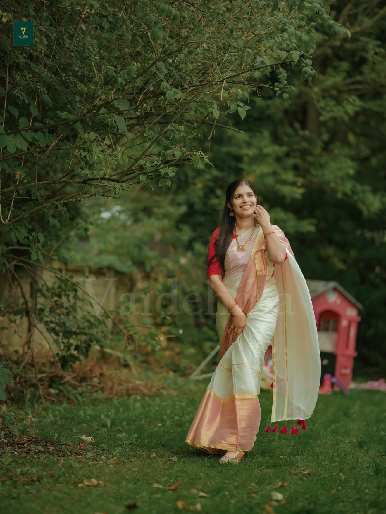 Maneesha Saree-VJS20