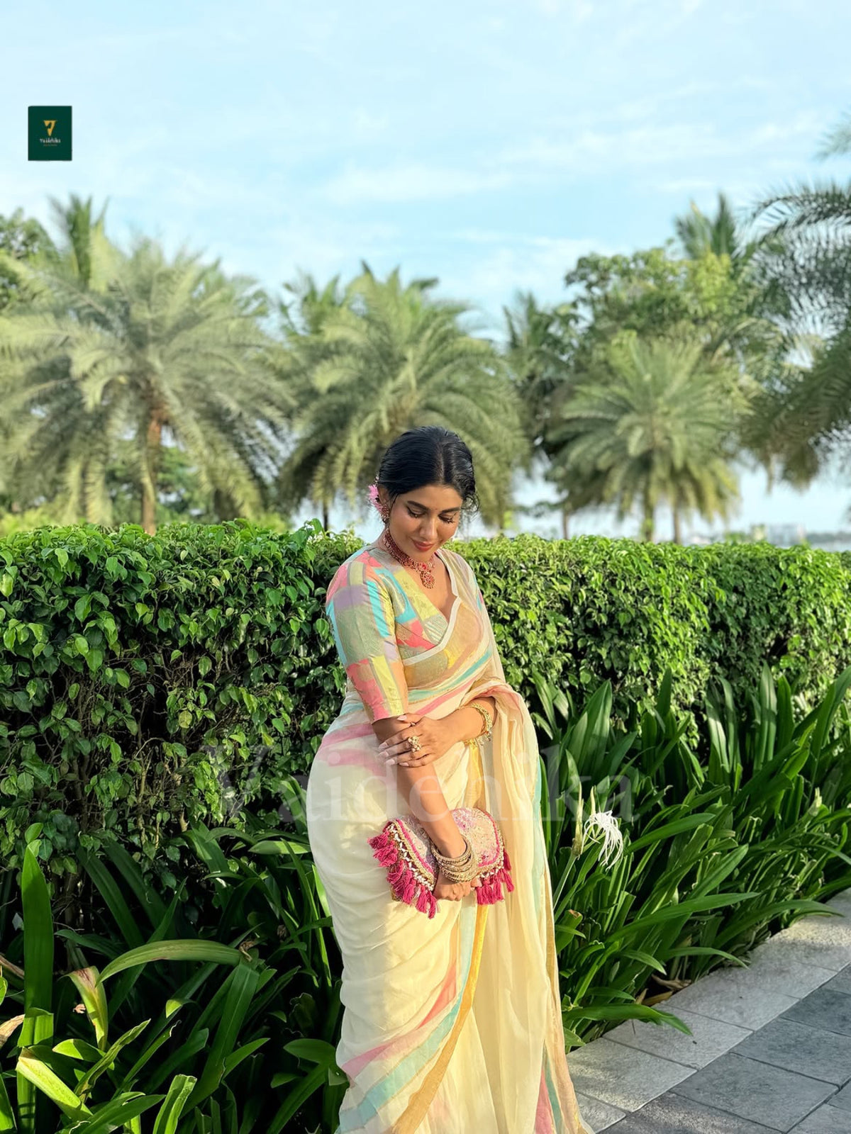 Elena Saree-VY38
