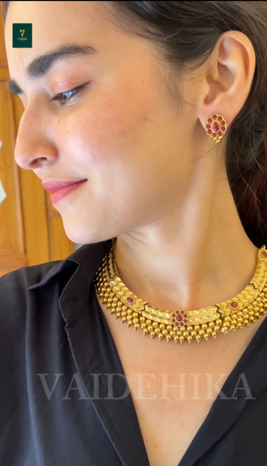 Velora Heritage choker