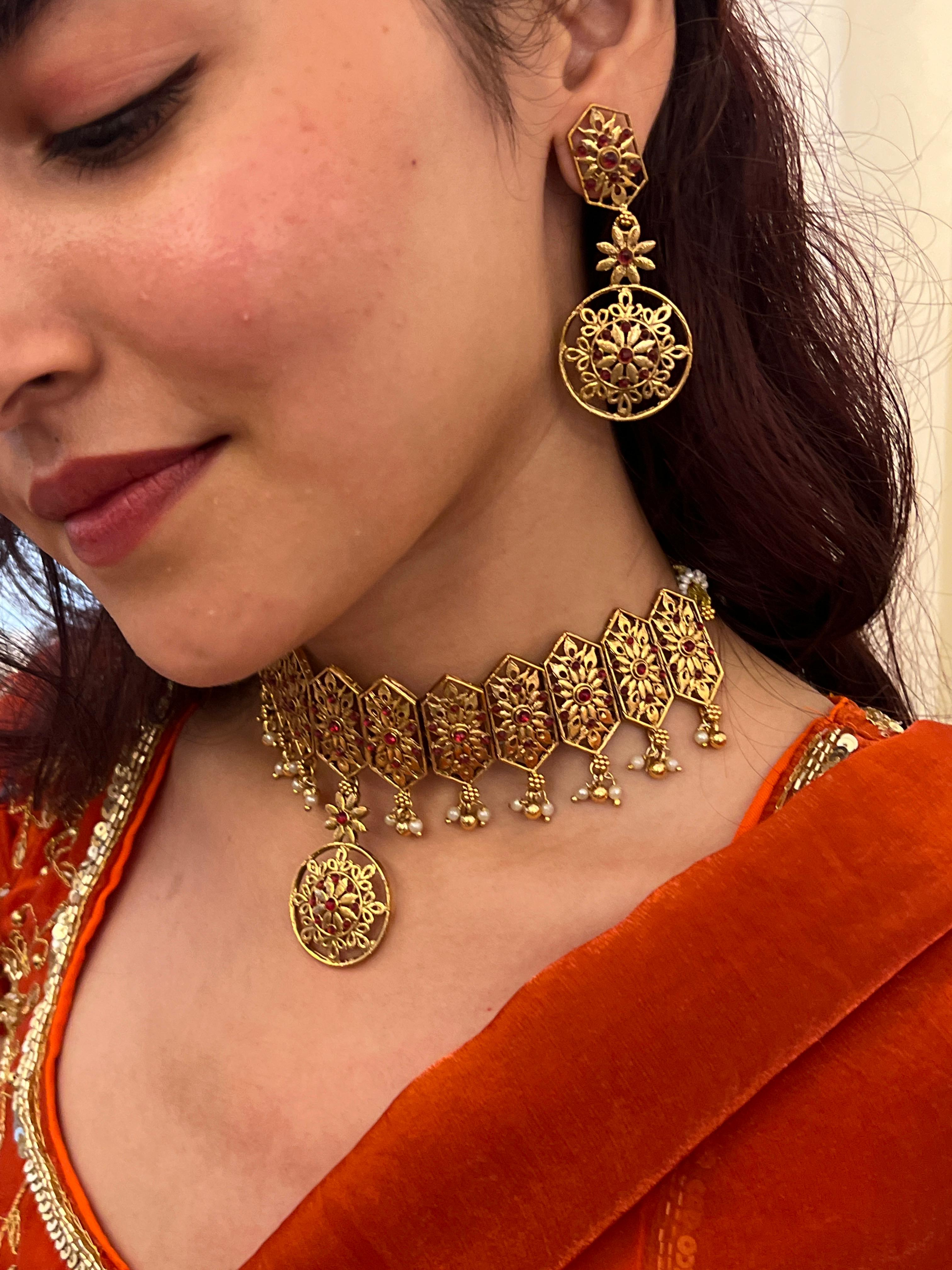 IRA SAREE WITH SRISHTI NECKLACE -VSJ009