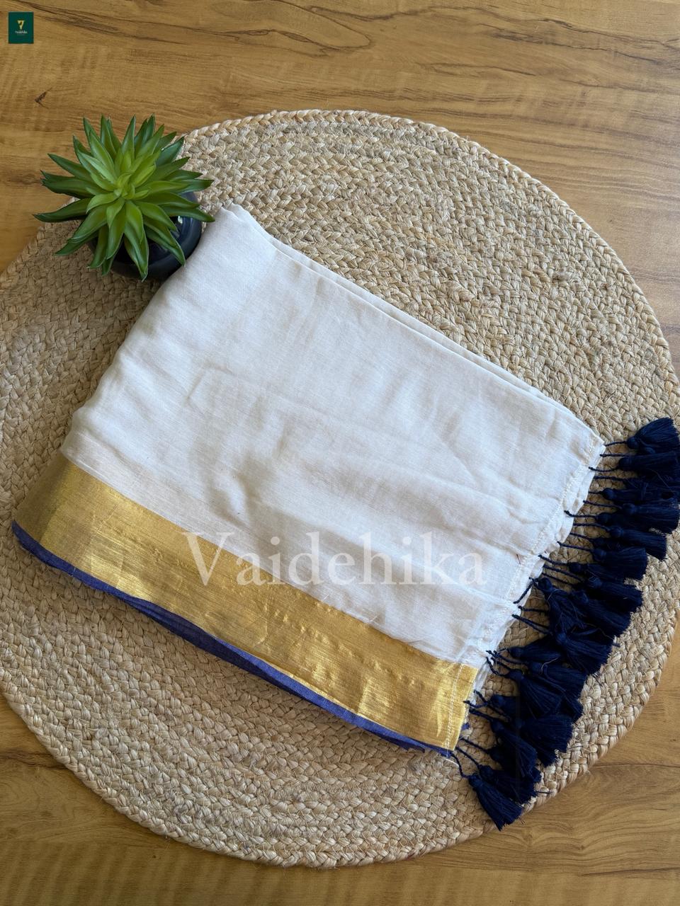 Madhuri White Saree Thrift- VT27