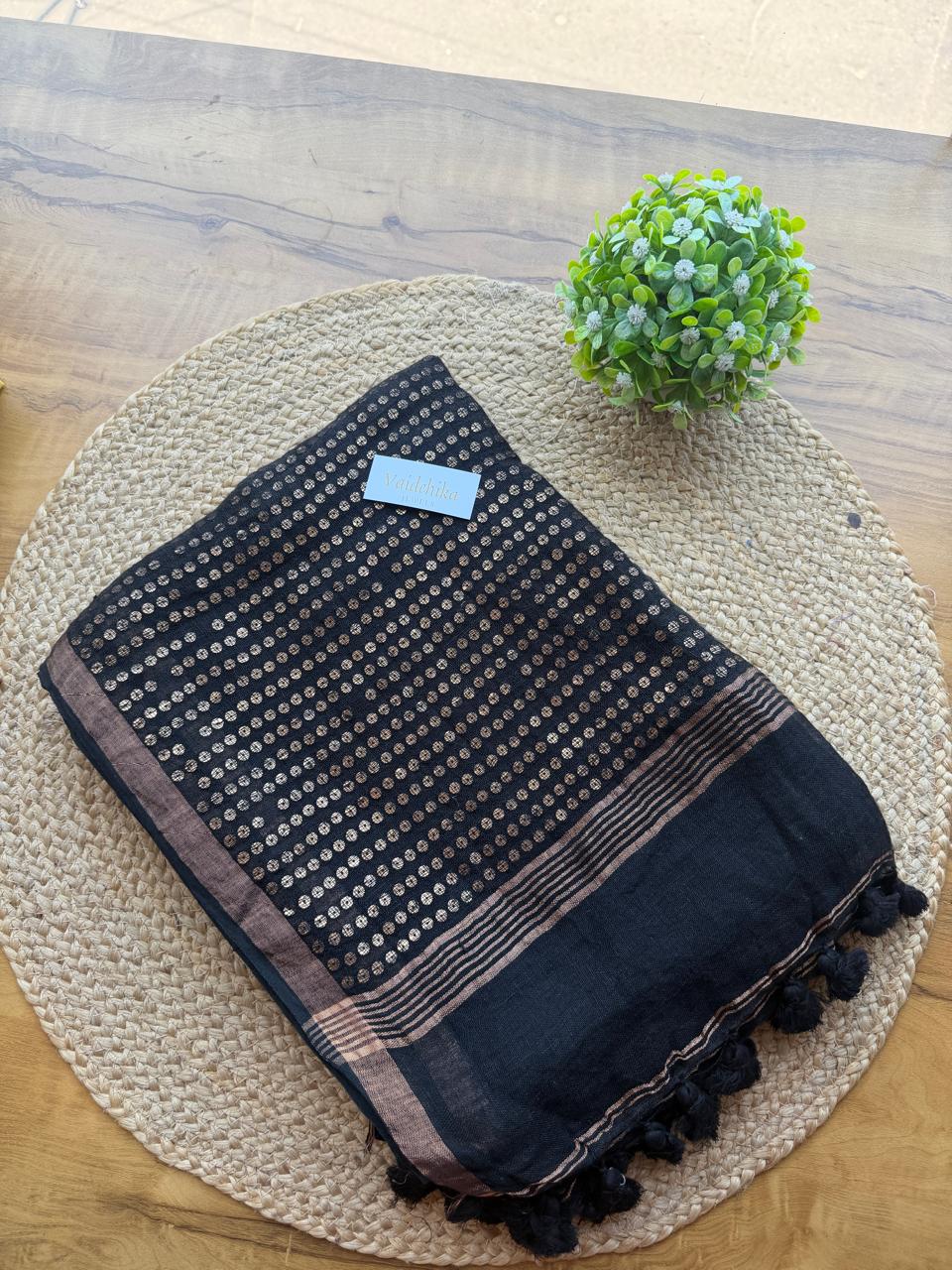 Nayanthara Saree-VS137