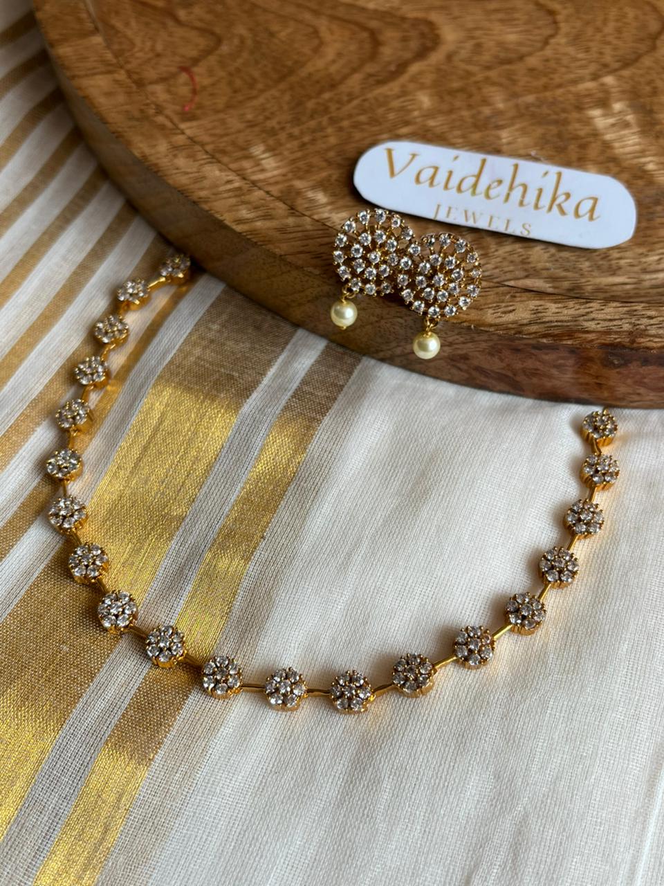 Crystal bloom necklace-VJAD033