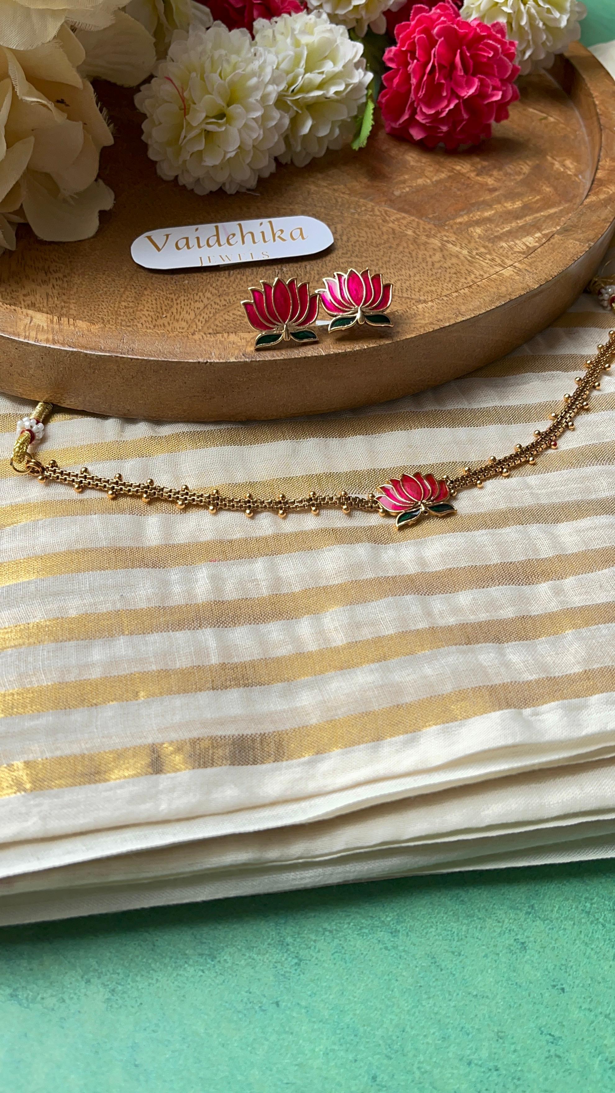 Simple Lotus Choker-VJC157