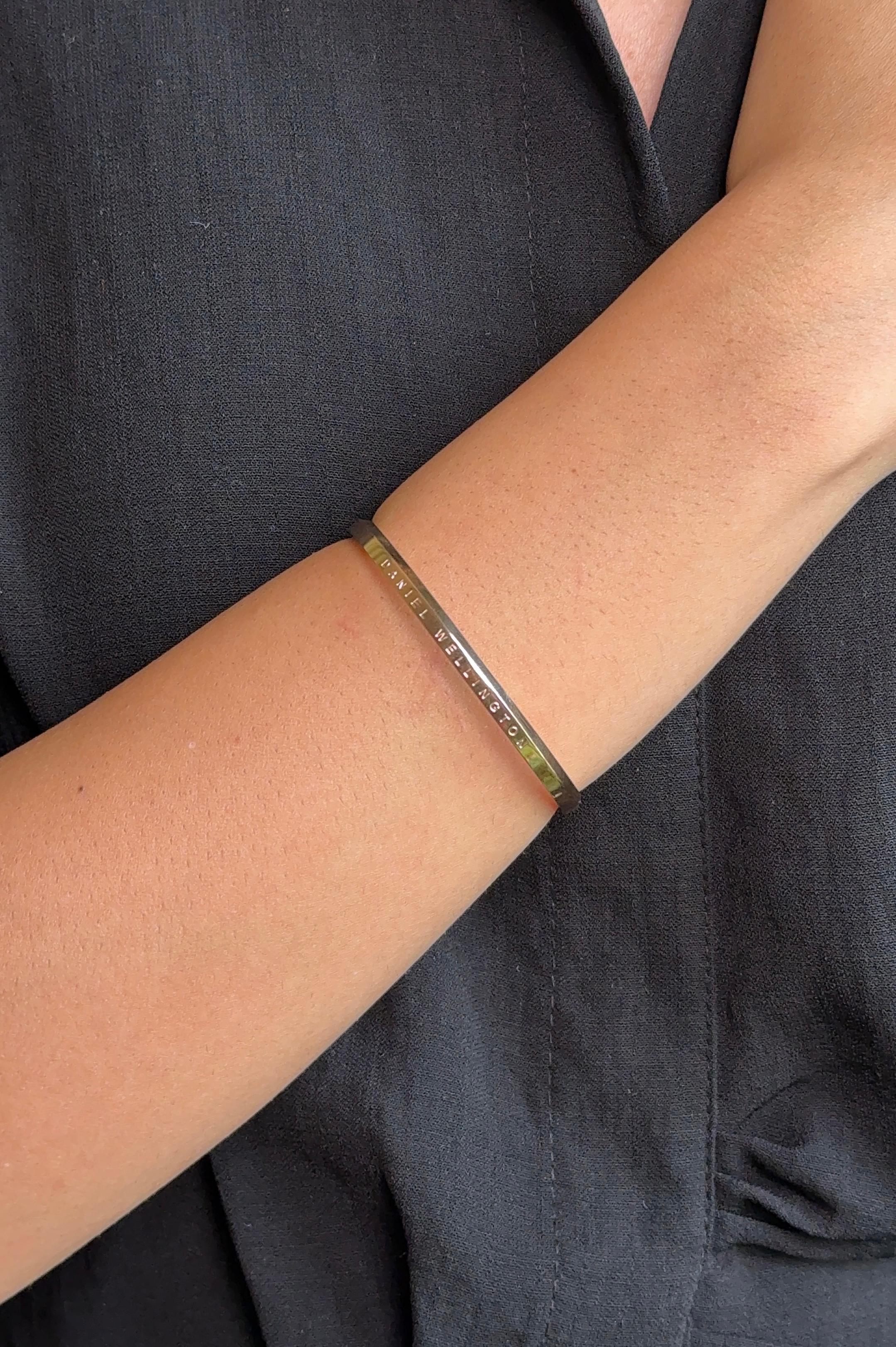 Grace Loop Bangle-VJAT008
