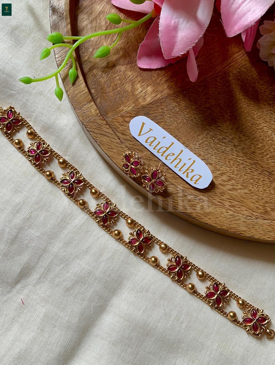 Aruna Flower Choker-VJ04