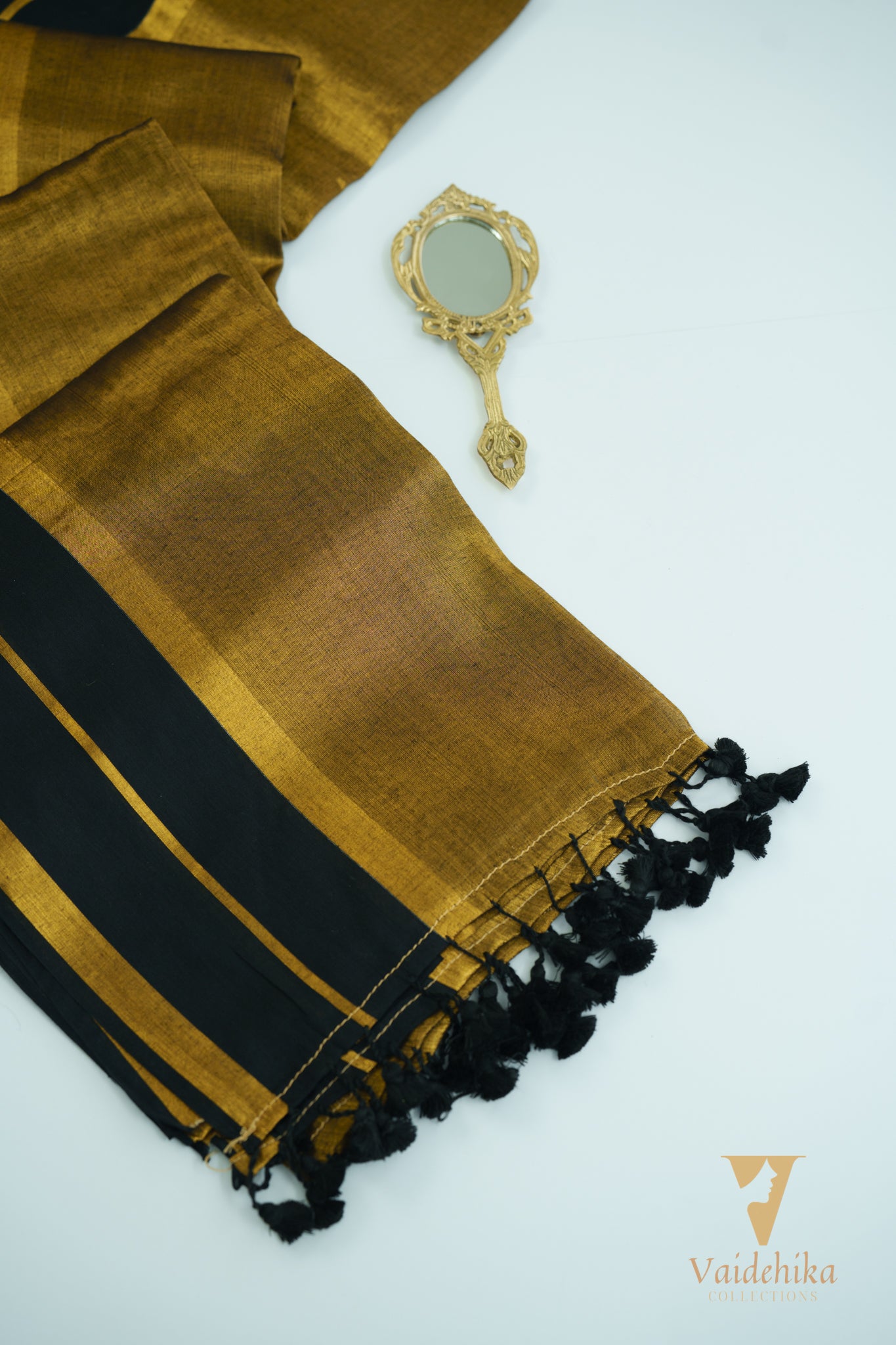 Harini Black Saree-VCT006