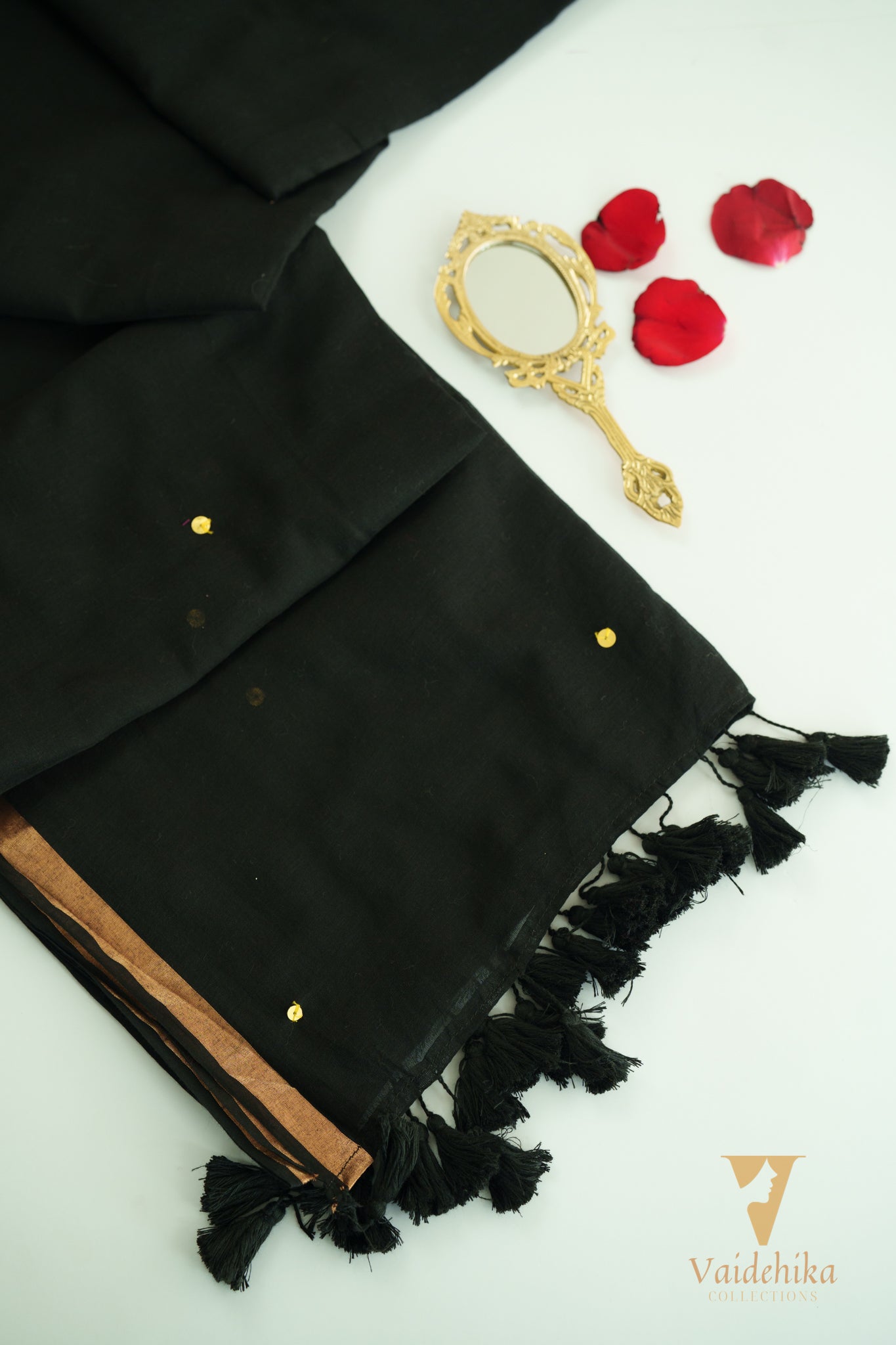 Chumak Gini Black Saree With Border Thrift-VCM028
