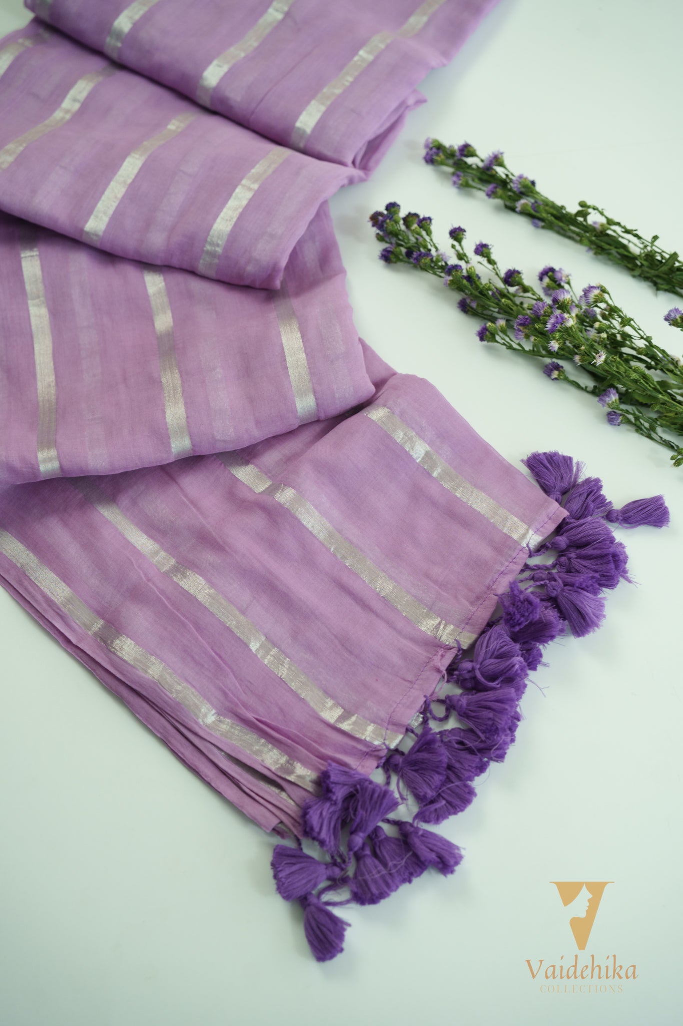 Nithara Lavender Saree-VCM155