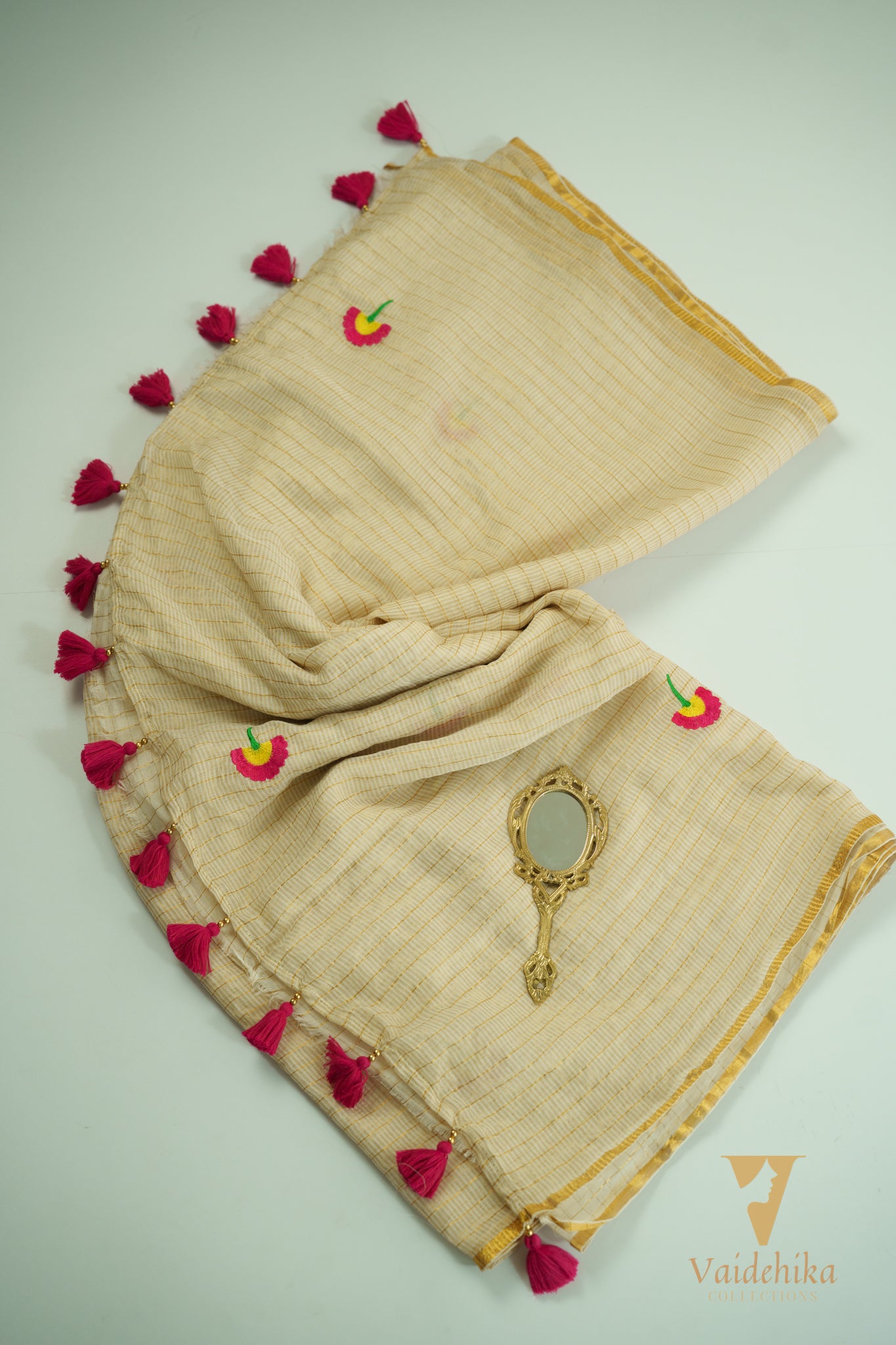 Onam Floral Saree-VCM086