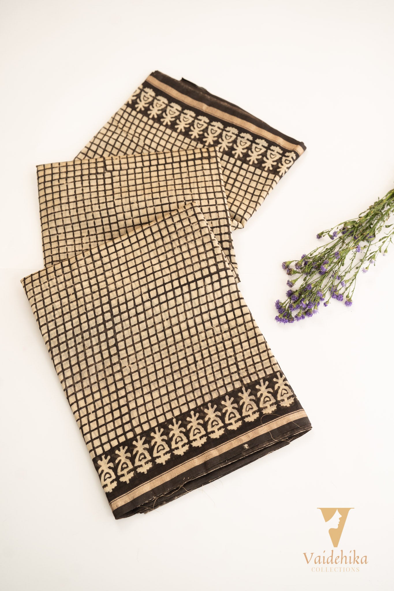 CHANDHERI SMALL CHECKS PATTERN