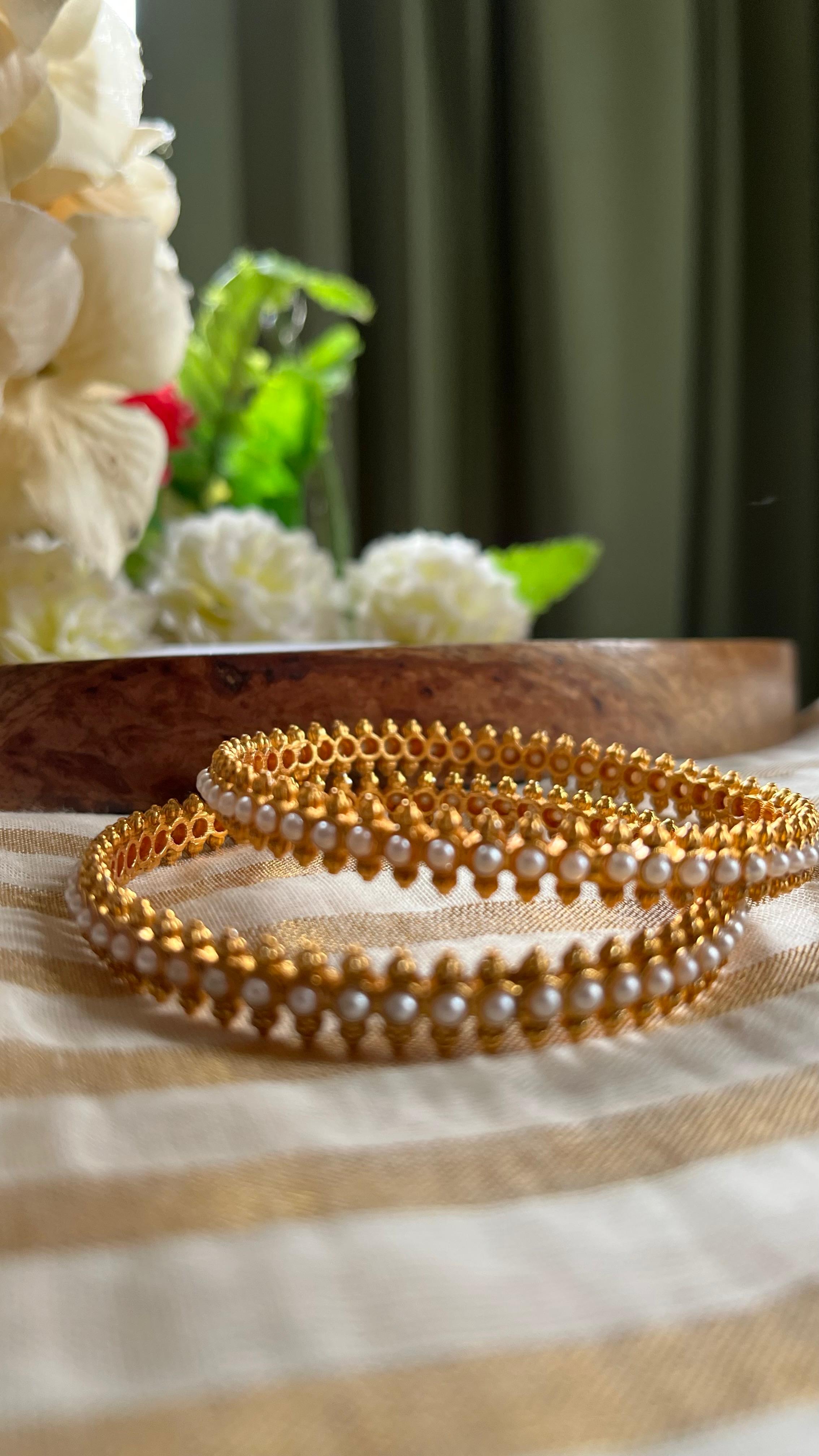 Pearl Bangle -VjB002