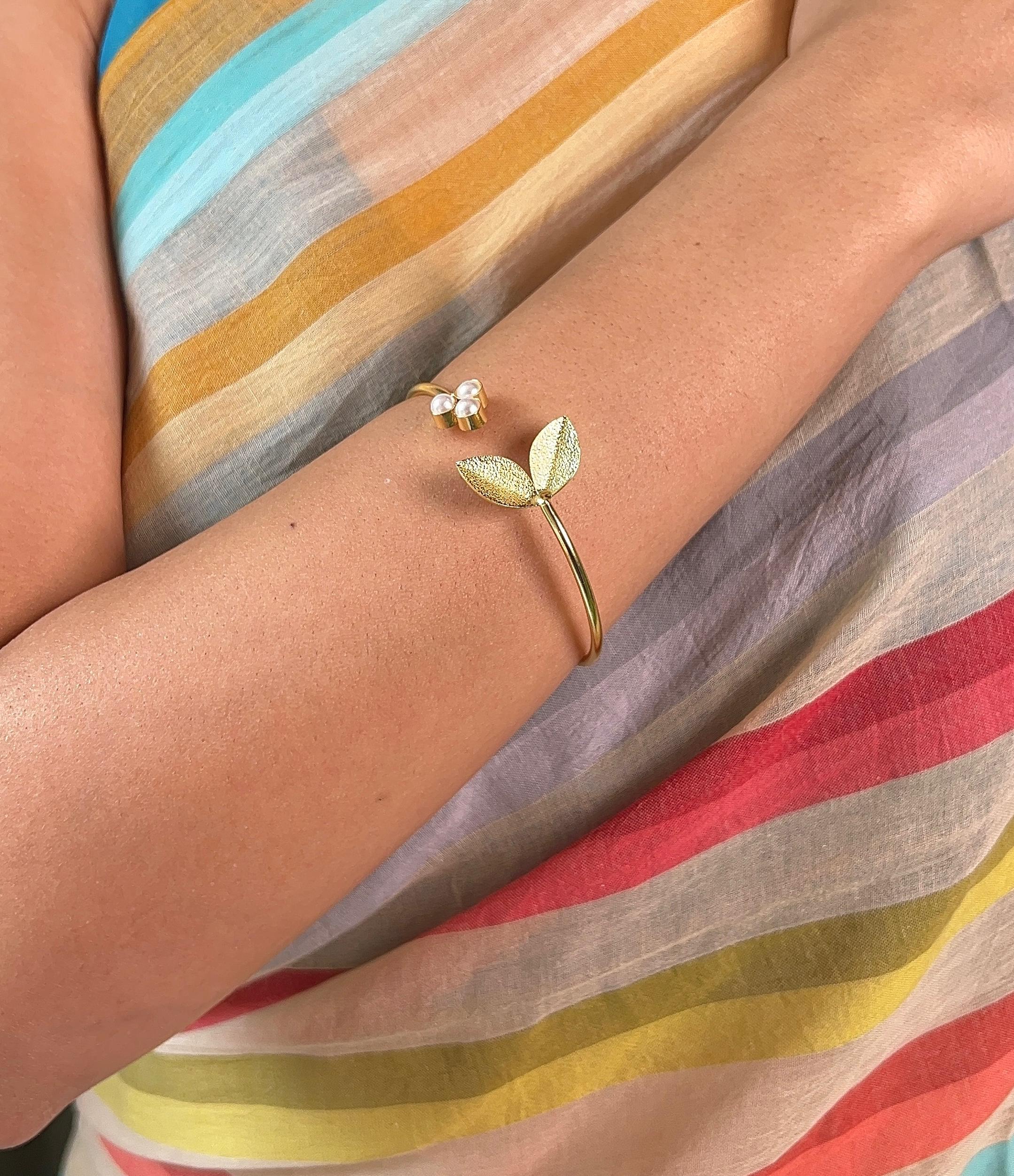 Pearl Leaf Brass Bangle-VJBR003