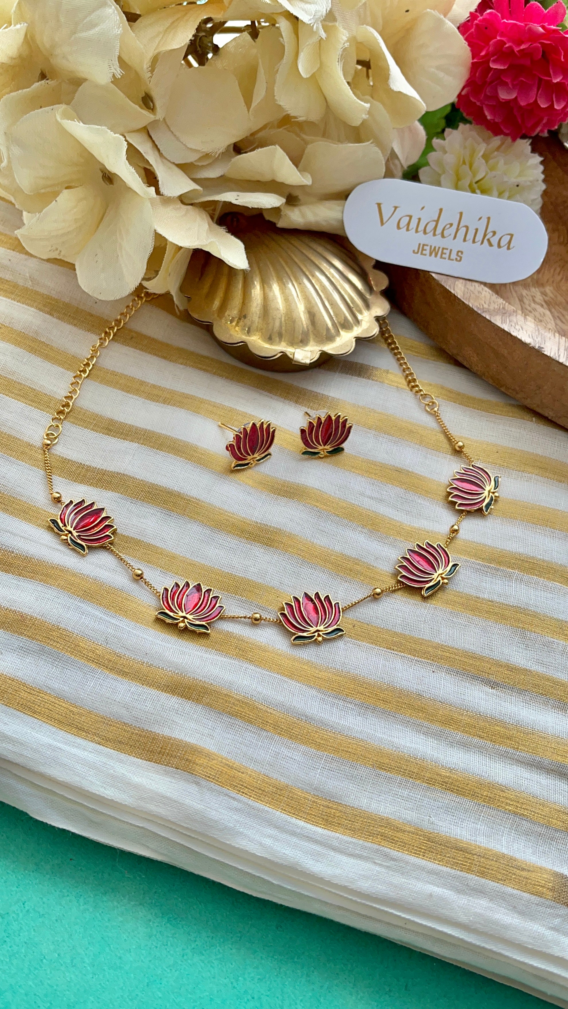 Lotus Necklace - VCL001