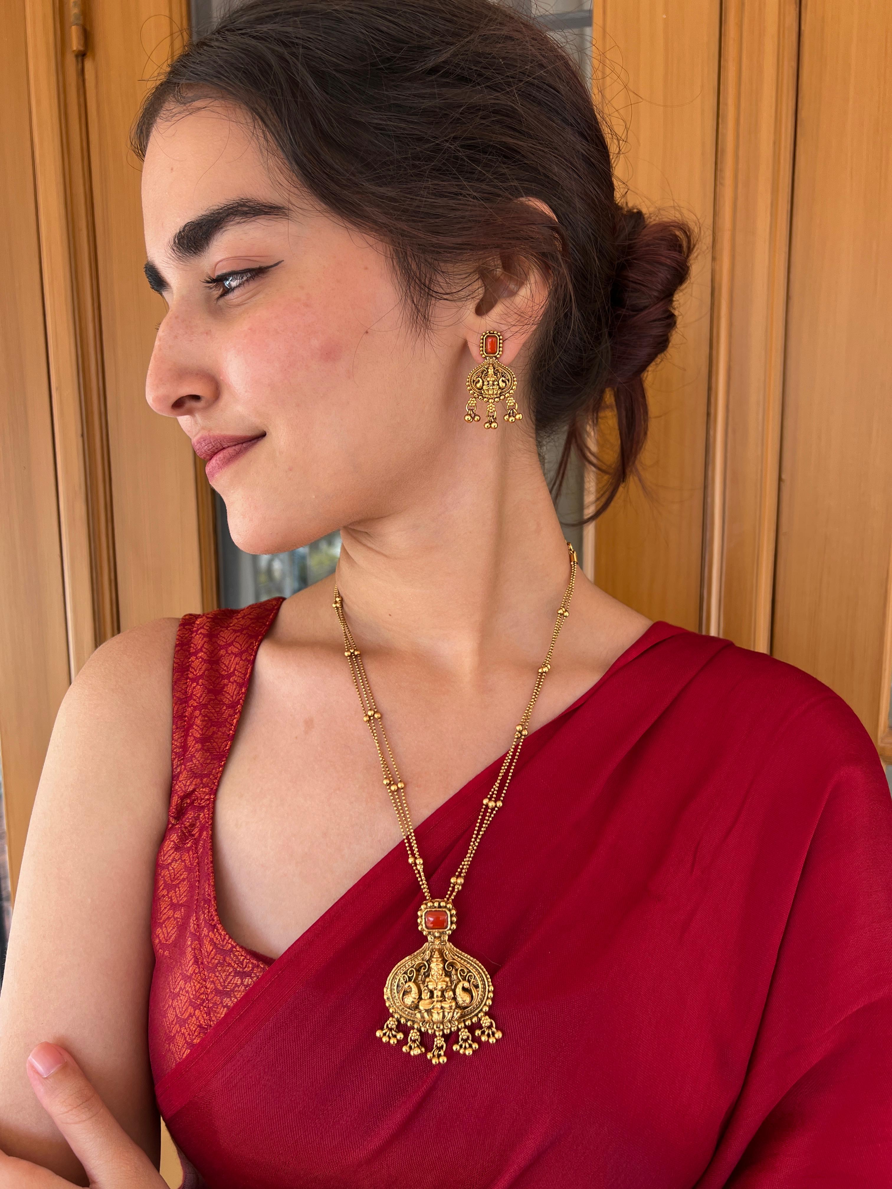 Saraswathi Haaram-VJC096