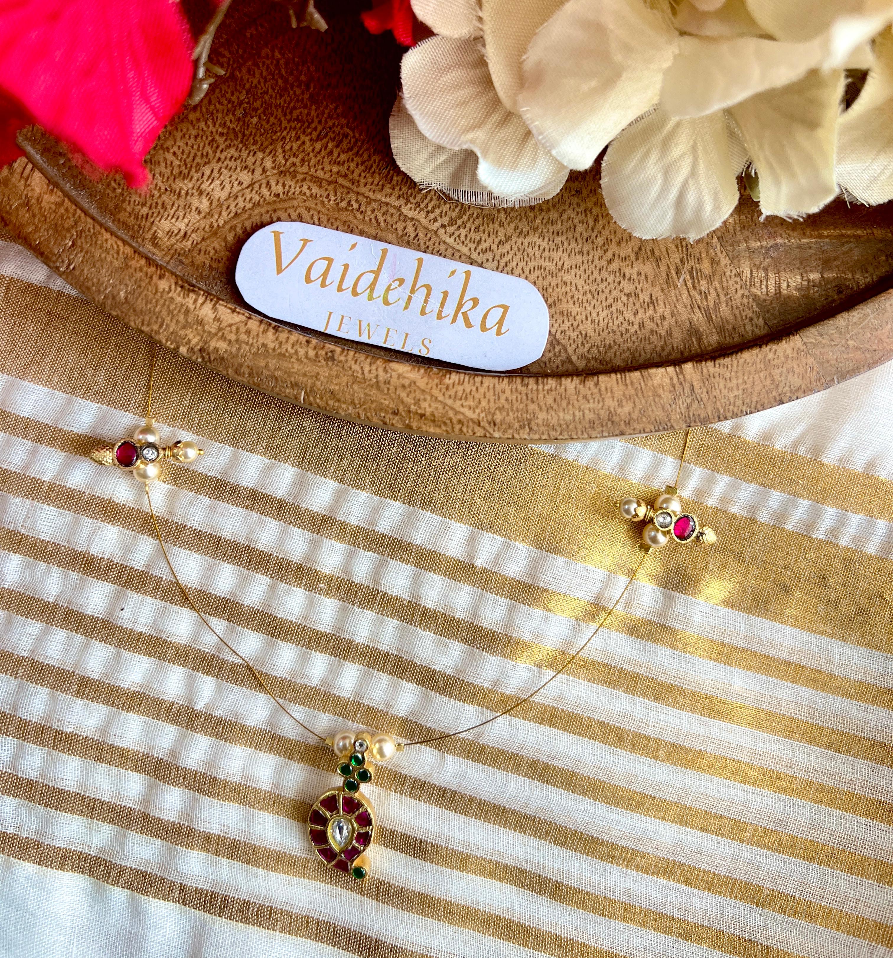 RatnaRekha  Invisible chain-VJPH03