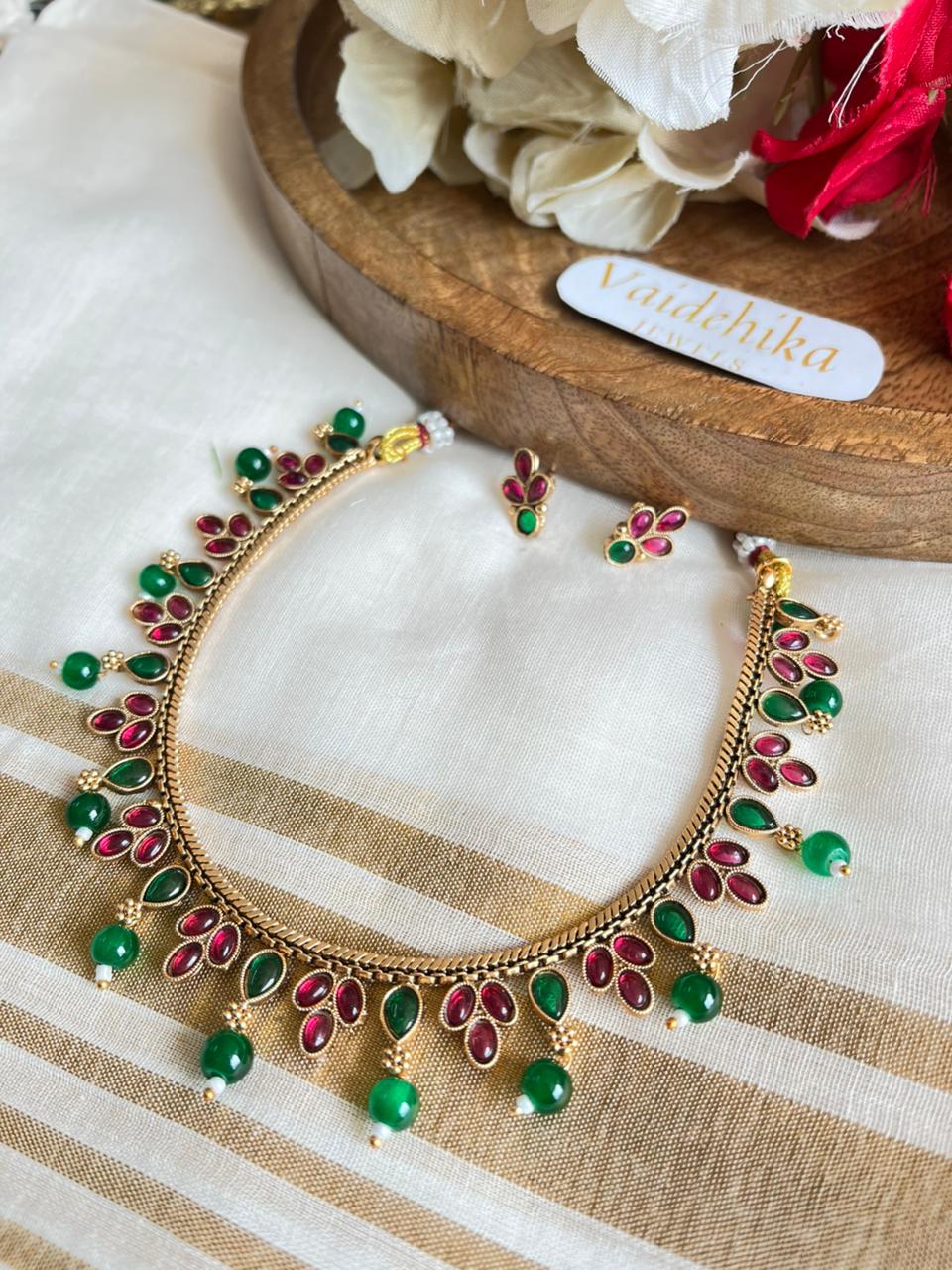 Ruby Choker -VJRC01
