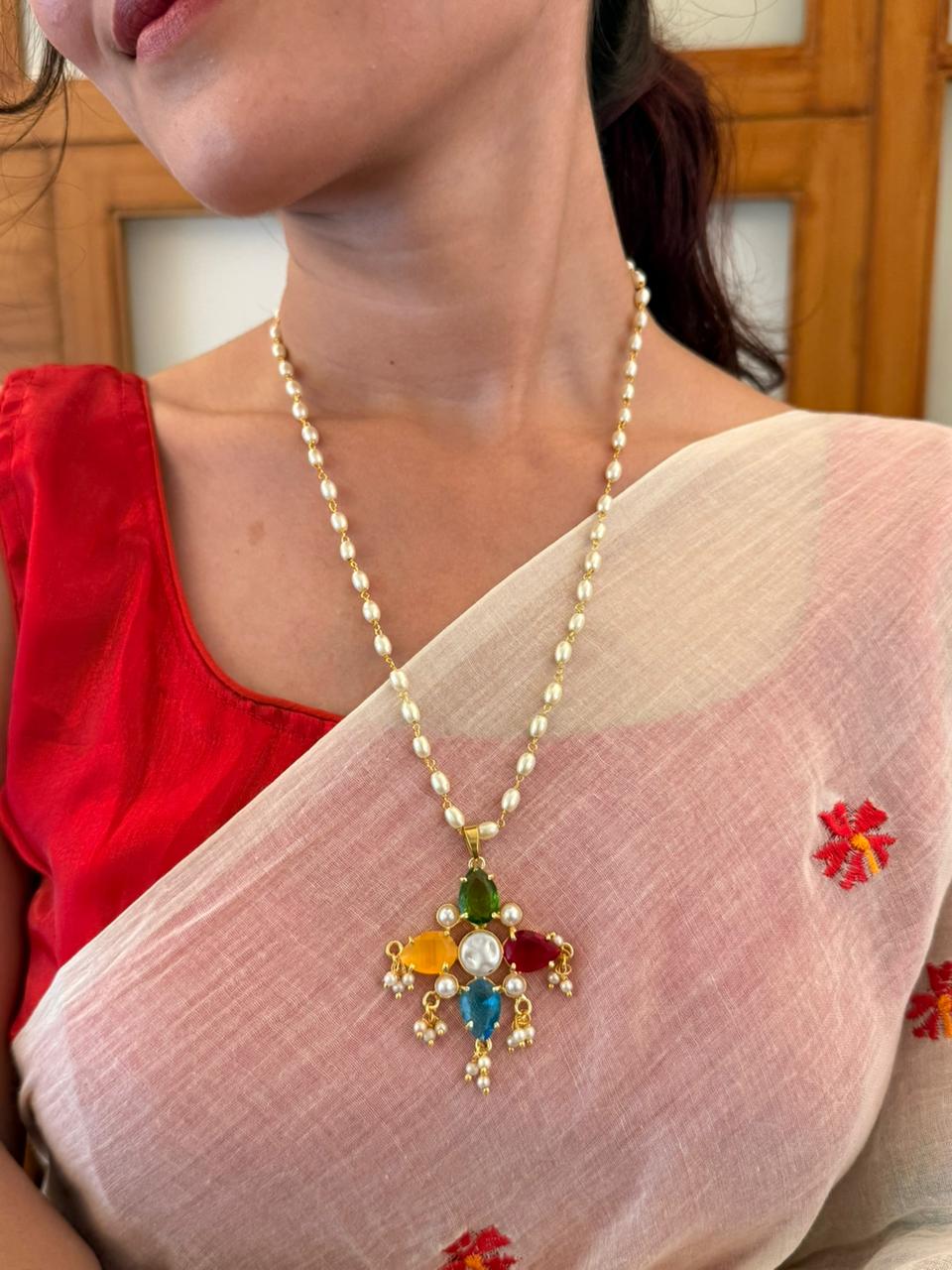 Pearl Colour Flower Necklace-VJN090