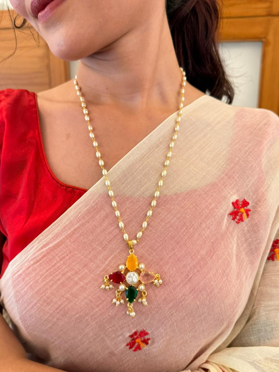Pearl Colour Flower Necklace-VJN090