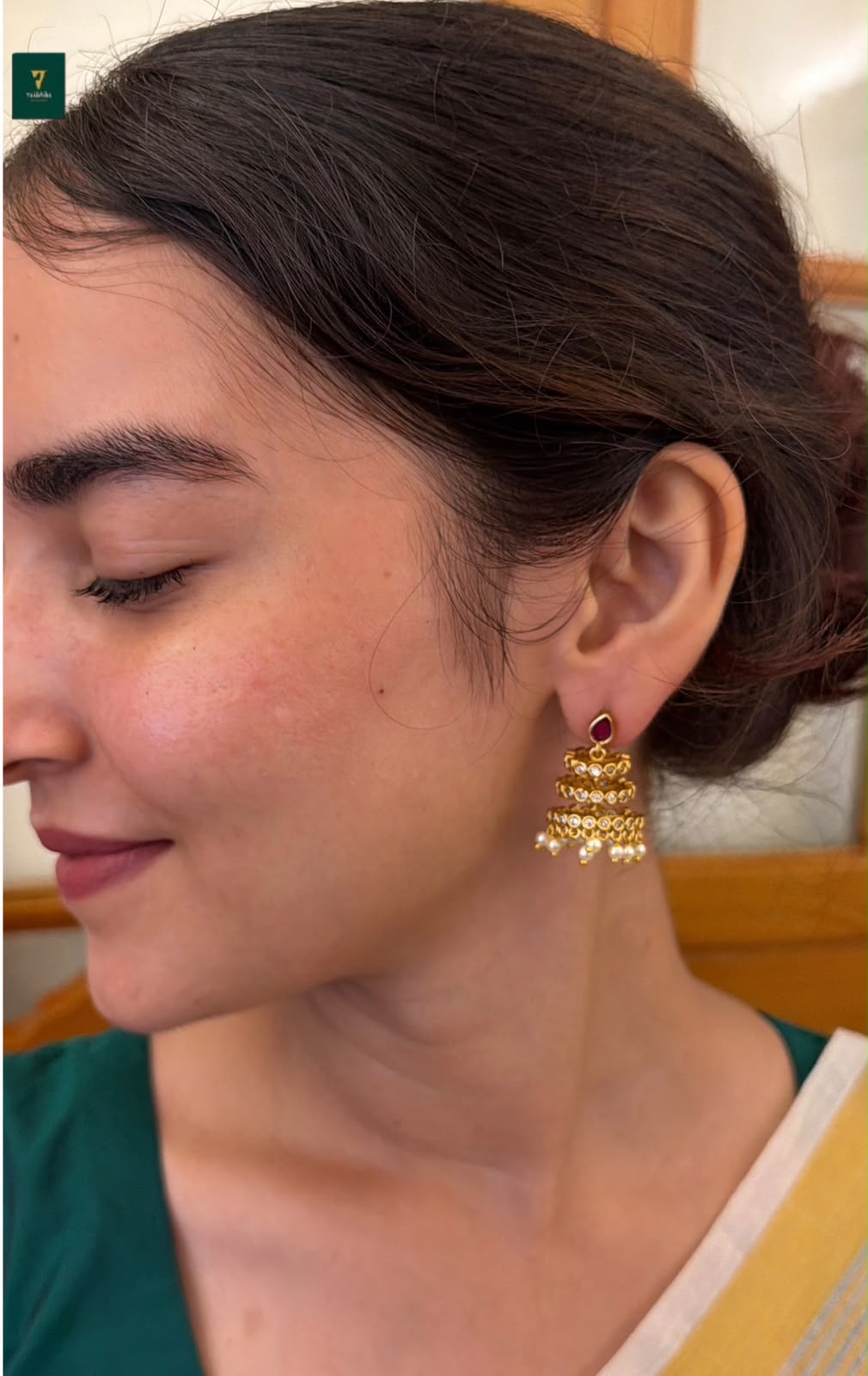 Nivedha Jhumka-VJJ114